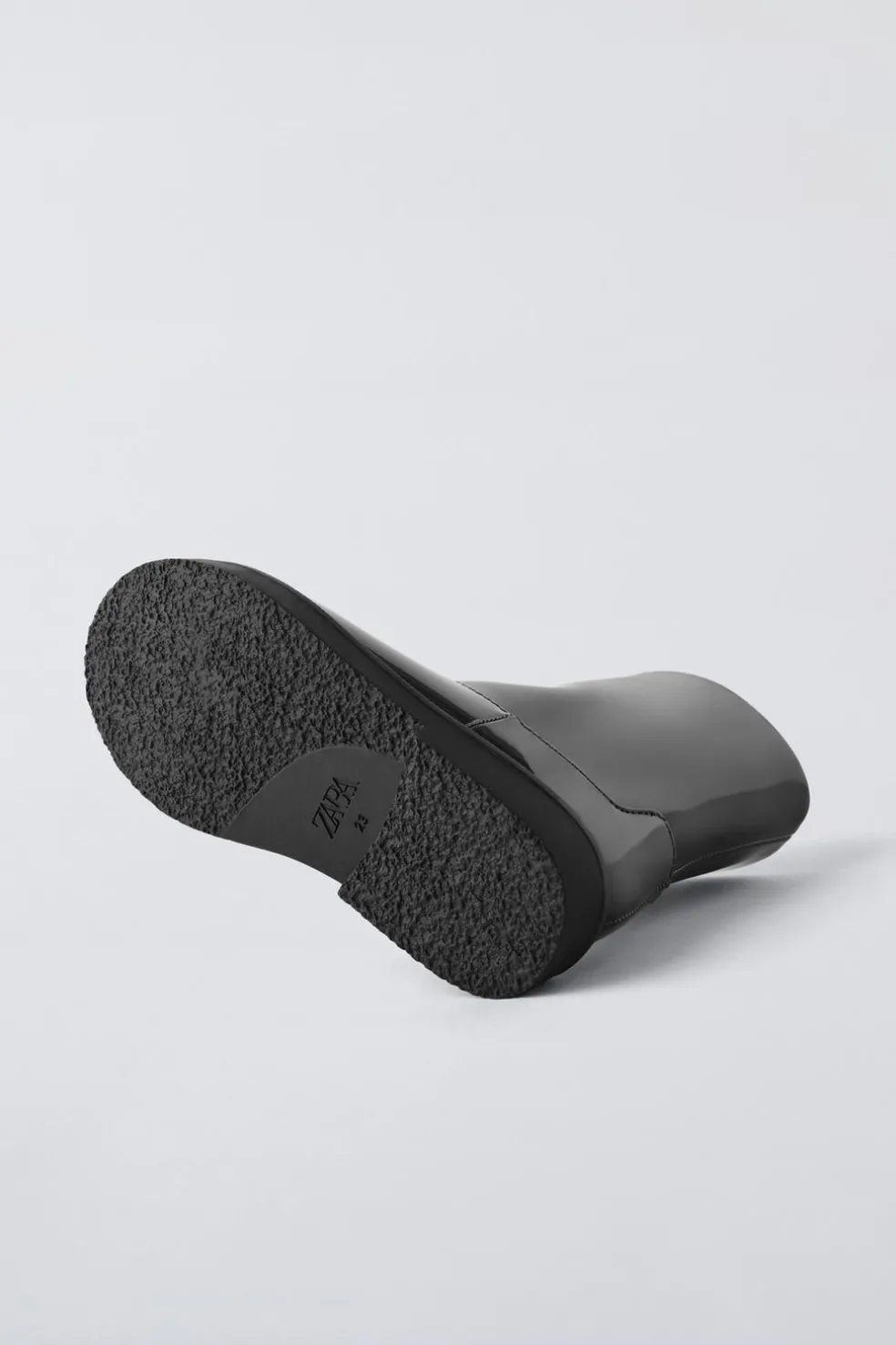 BOTA COM EFEITO ENVERNIZADO-ZARA Shop