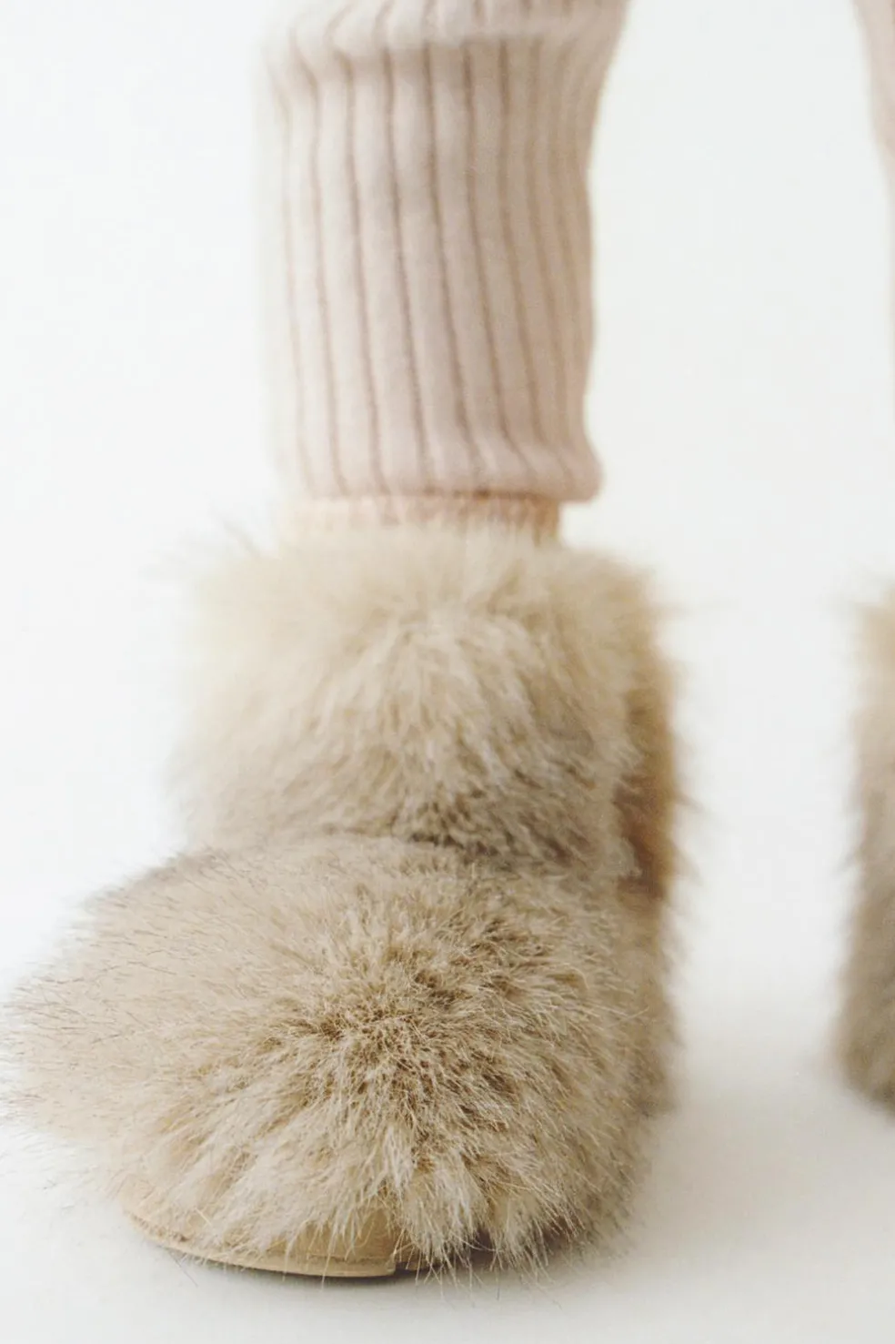 BOTA COM PELO-ZARA Best Sale