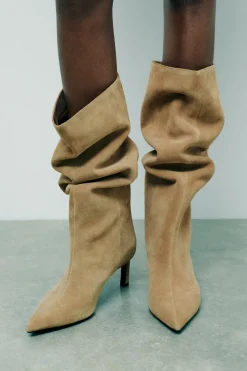 ZARA Sapatos^BOTA COM TACÃO EM CROUTE Torrado-escuro
