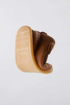 BOTA DE PELE COM TIRAS-ZARA New