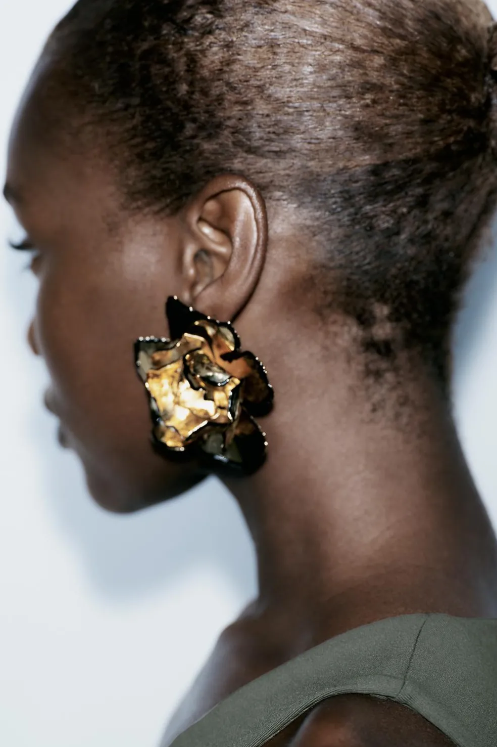 ZARA Acessórios / Bijuteria^BRINCOS FLOR ESMALTADA Dourado