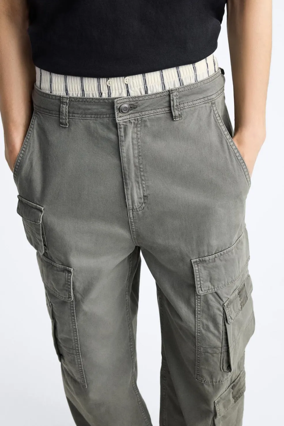 ZARA Calças^CALÇAS CARGO COM BOLSOS Cinzento-pérola