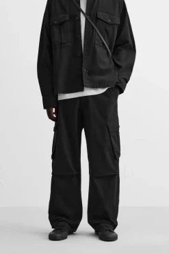 ZARA Calças|Cargo^CALÇAS CARGO RELAXED FIT Preto