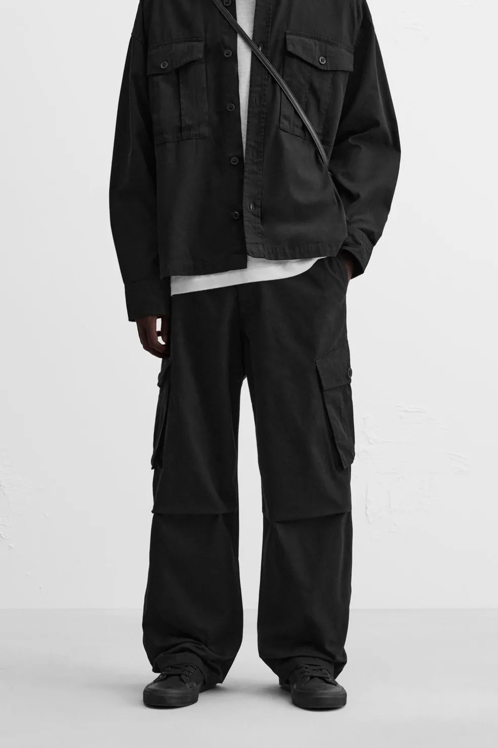 ZARA Calças|Cargo^CALÇAS CARGO RELAXED FIT Preto