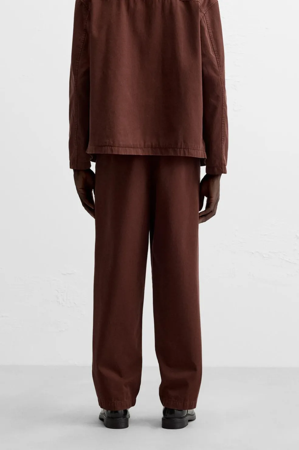 ZARA Calças^CALÇAS CHINO DE ESTRUTURA SARJA Bordeaux