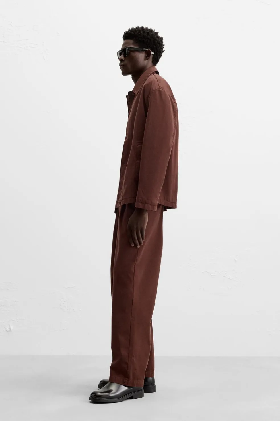 ZARA Calças^CALÇAS CHINO DE ESTRUTURA SARJA Bordeaux