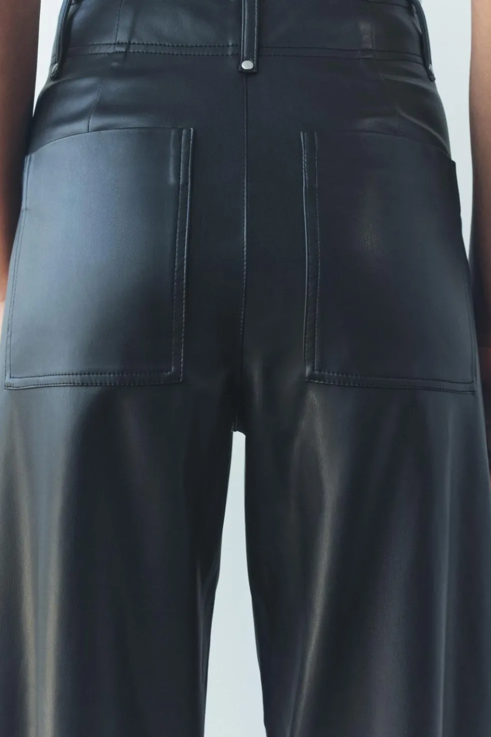 ZARA Jeans|Calças^CALÇAS DE PERNA LARGA EM POLIPELE ZW COLLECTION Preto