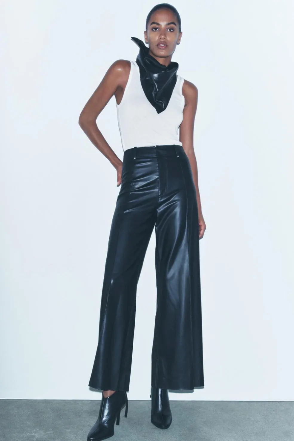 ZARA Jeans|Calças^CALÇAS DE PERNA LARGA EM POLIPELE ZW COLLECTION Preto