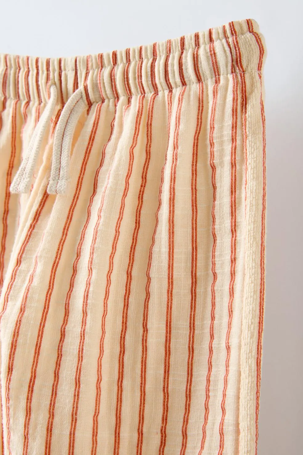 CALÇAS ÀS RISCAS COM ESTRUTURA-ZARA Cheap
