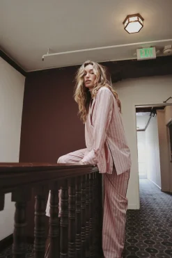 ZARA Calças|Lingerie^CALÇAS ÀS RISCAS COM VIVOS A CONTRASTE Rosa-lavado
