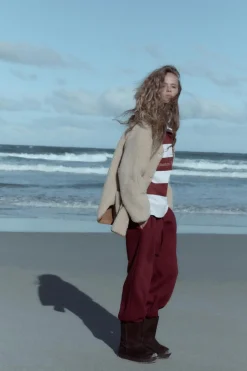 ZARA Winter Layersnew|Calças^CALÇAS UNIVERSITÁRIAS COM BORDADO Borgonha