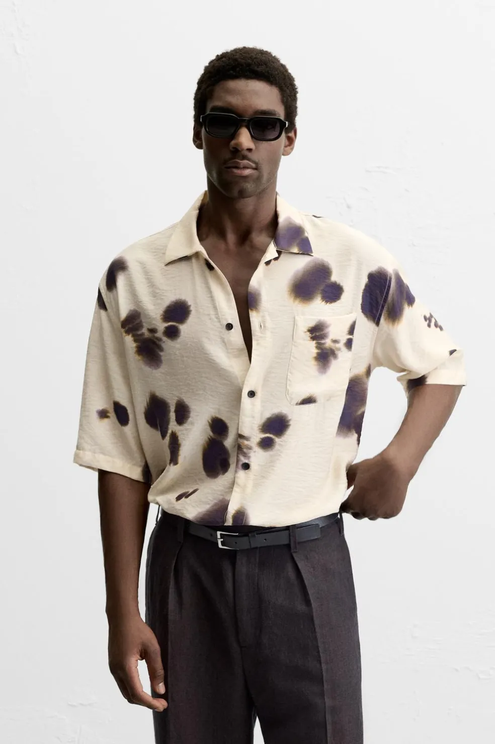 ZARA Camisas^CAMISA COM ESTAMPADO ABSTRATO Branco / Preto