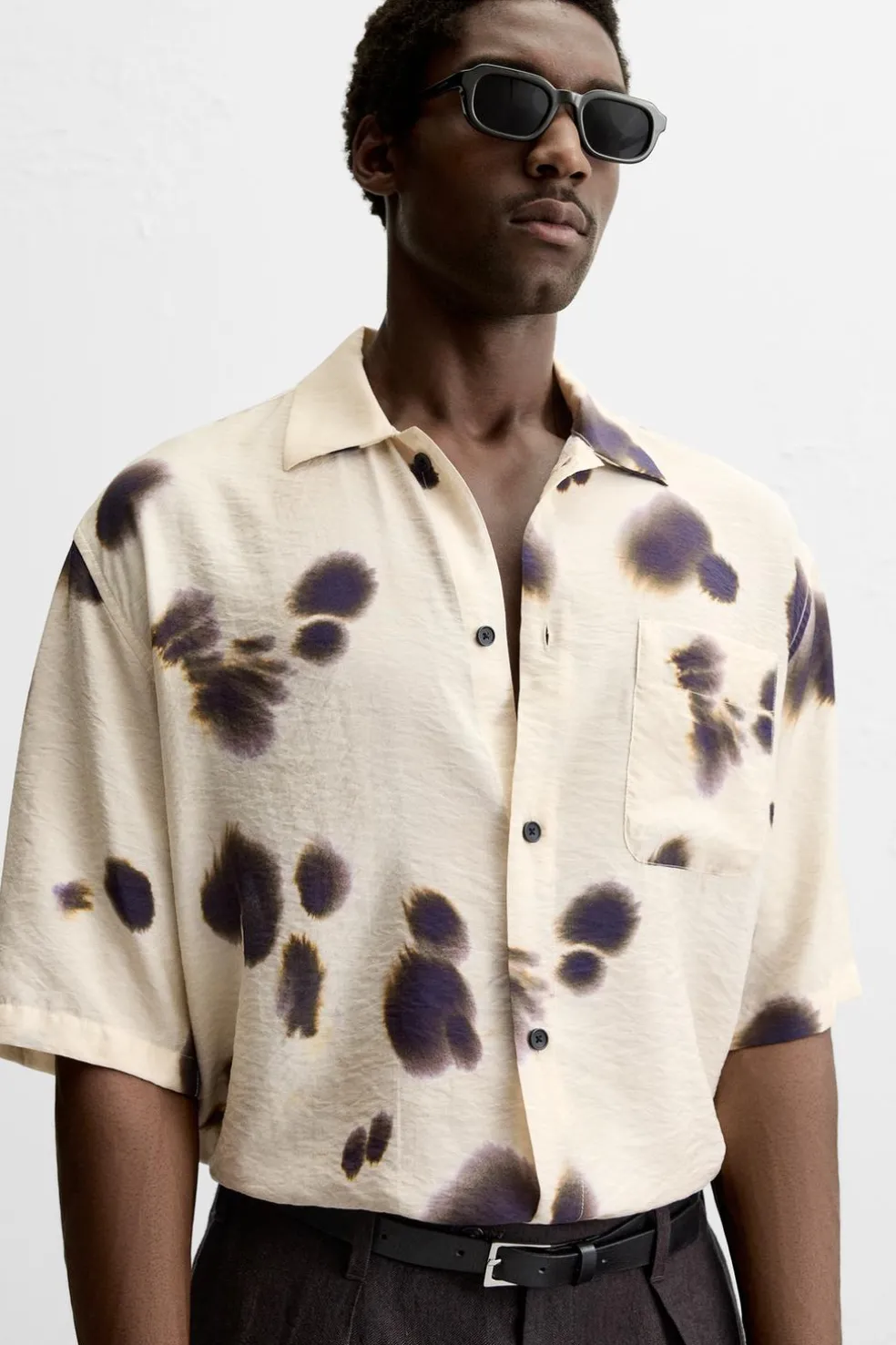 ZARA Camisas^CAMISA COM ESTAMPADO ABSTRATO Branco / Preto