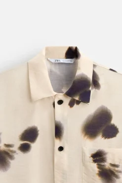 ZARA Camisas^CAMISA COM ESTAMPADO ABSTRATO Branco / Preto