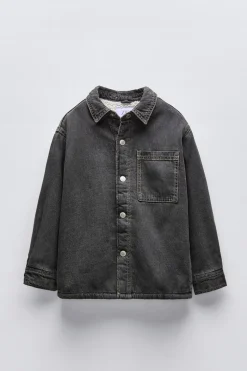 CAMISA COMPRIDA DENIM EFEITO DE PELO ENCARACOLADO COM CAPUZ-ZARA New