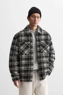 ZARA Vestuário De Inverno|Blusões^CAMISA LARGA AOS QUADRADOS COM EFEITO DE PELO ENCARACOLADO Preto