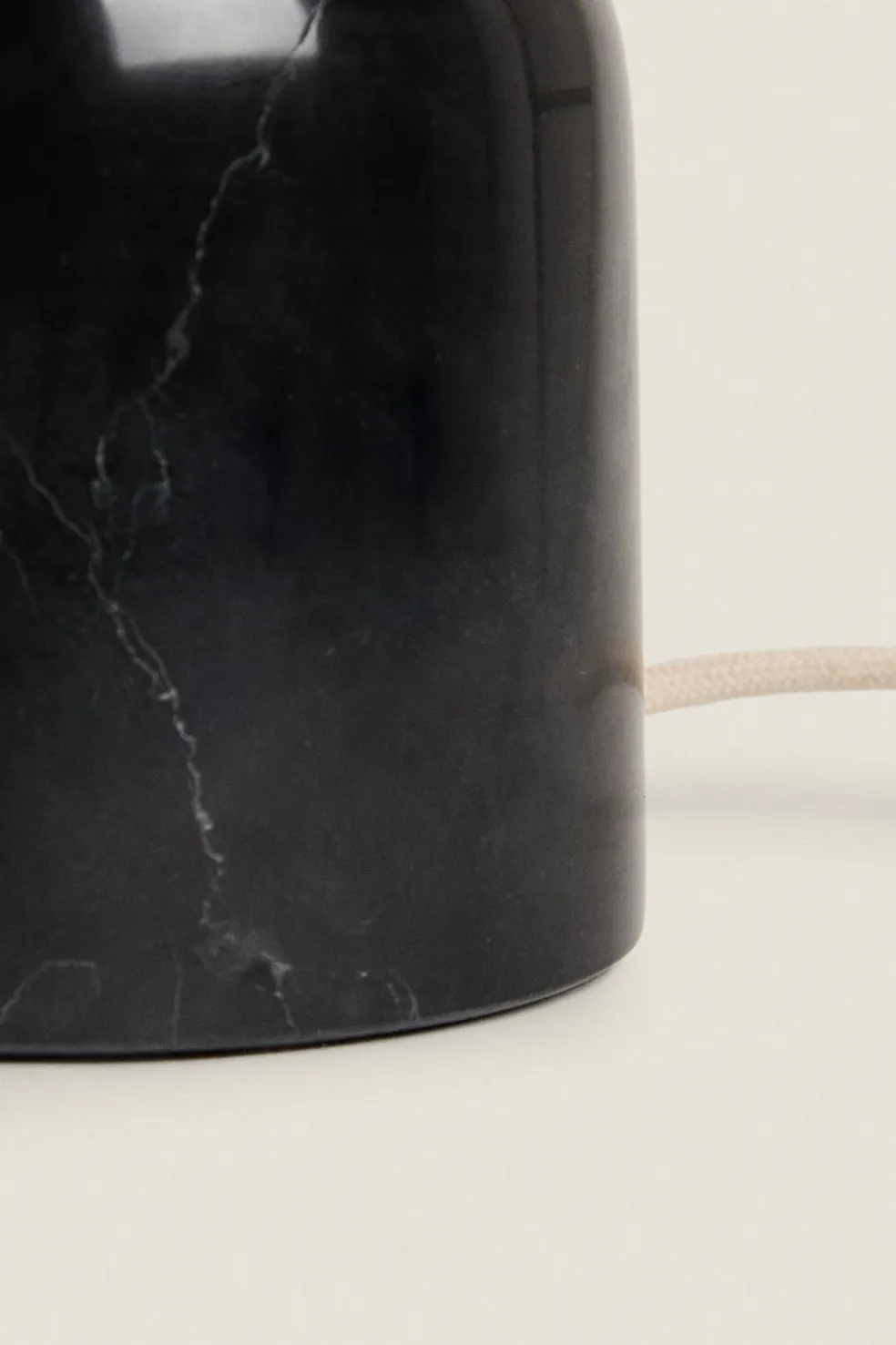 ZARA A Coleção De Candeeiros^CANDEEIRO DE MESA MÁRMORE Preto