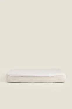 CAPA DE TROCADOR ÀS RISCAS-ZARA Shop