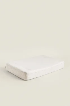 CAPA DE TROCADOR ÀS RISCAS-ZARA Shop