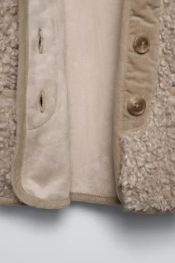 CASACO COM CAPUZ E EFEITO DE PELO ENCARACOLADO-ZARA Sale