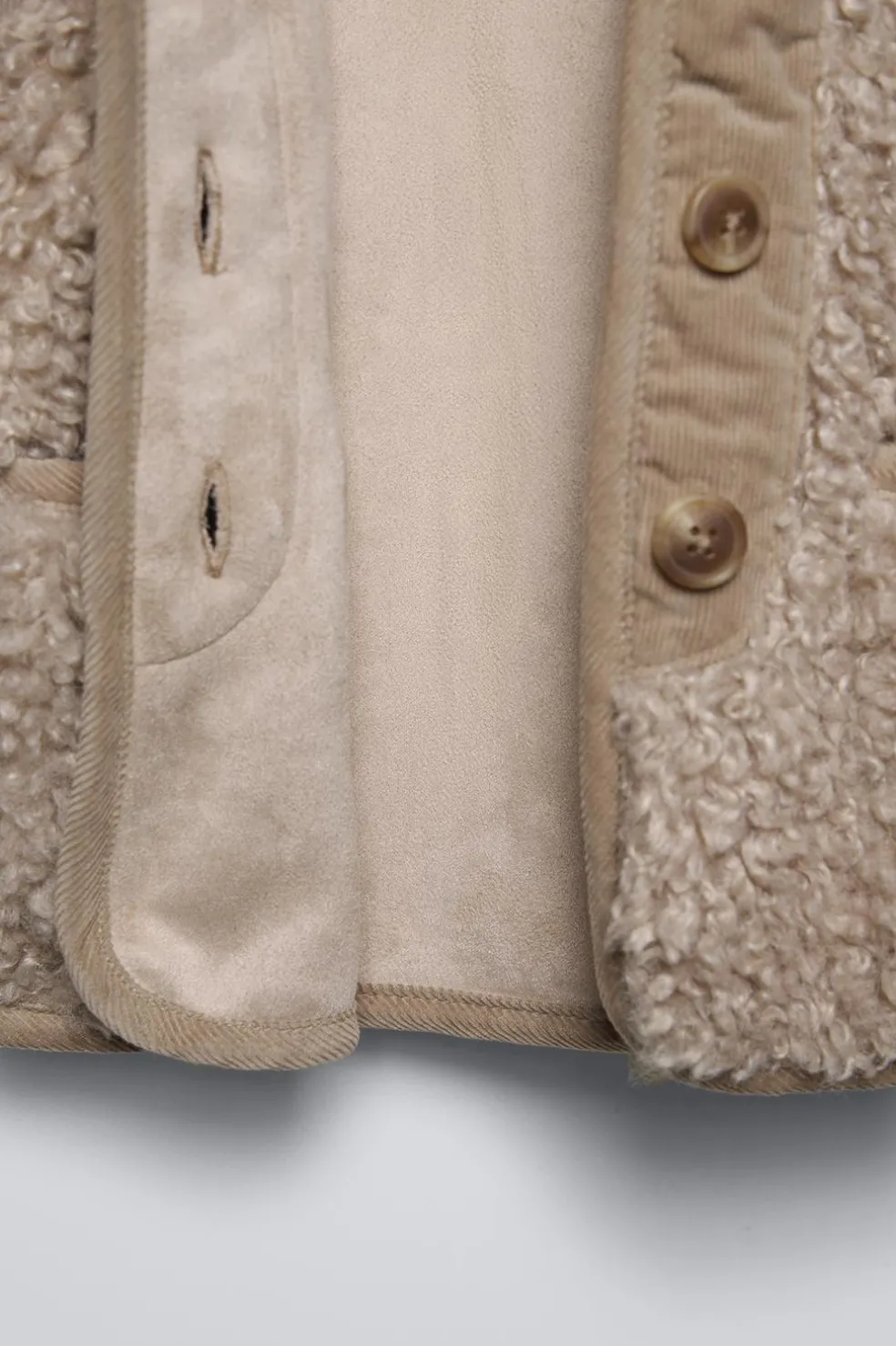 CASACO COM CAPUZ E EFEITO DE PELO ENCARACOLADO-ZARA Sale