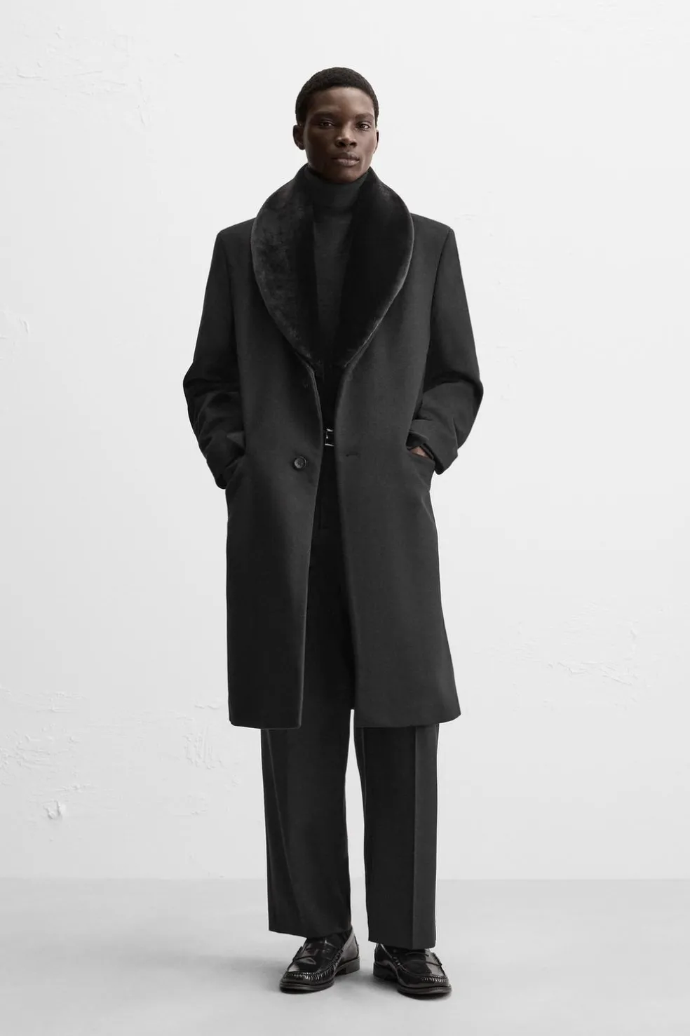 ZARA Vestuário De Inverno|Sobretudos / Gabardinas^CASACO COM GOLA COMBINADA Preto