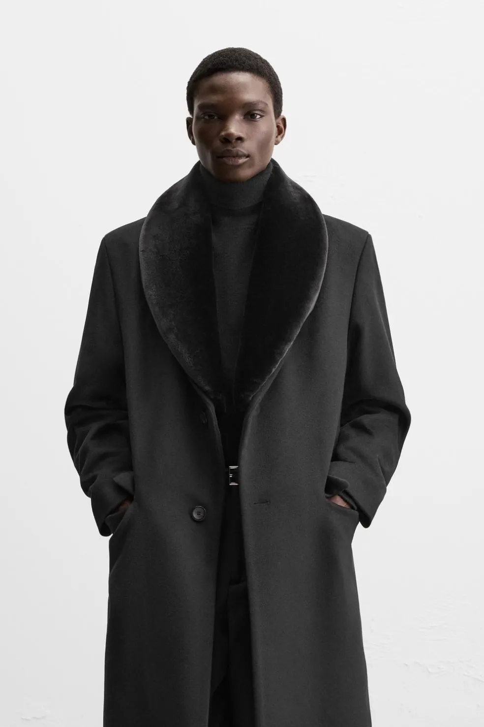 ZARA Vestuário De Inverno|Sobretudos / Gabardinas^CASACO COM GOLA COMBINADA Preto