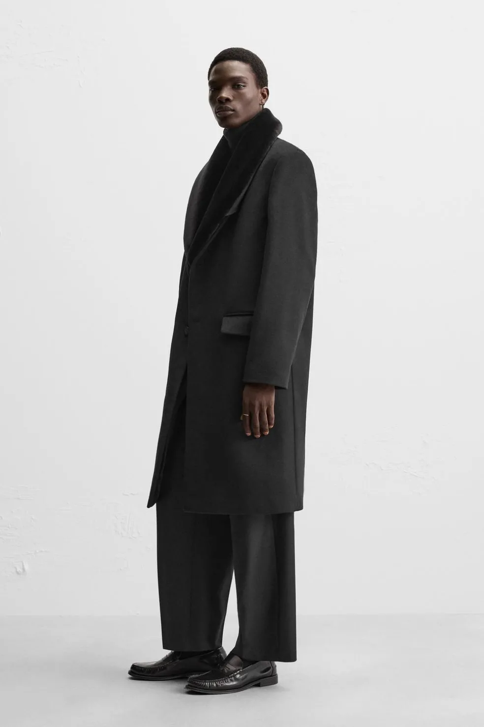 ZARA Vestuário De Inverno|Sobretudos / Gabardinas^CASACO COM GOLA COMBINADA Preto
