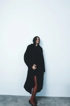 ZARA Winter Layersnew|Sobretudos / Anoraques^CASACO COMPRIDO COM EFEITO DE PELO ENCARACOLADO Preto