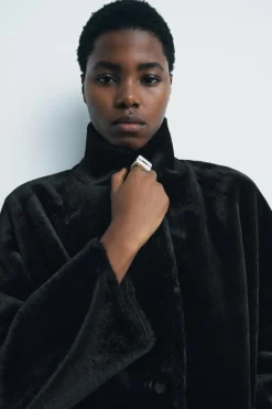 ZARA Winter Layersnew|Sobretudos / Anoraques^CASACO COMPRIDO COM EFEITO DE PELO ZW COLLECTION Preto
