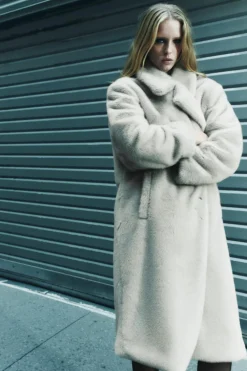 ZARA Winter Layersnew|Sobretudos / Anoraques^CASACO COMPRIDO COM EFEITO DE PELO SINTÉTICO Cinzento