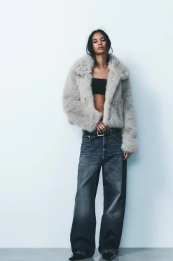 ZARA Sobretudos / Anoraques|Blusões^CASACO CURTO COM EFEITO DE PELO SINTÉTICO Cinzento-pérola