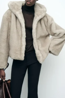 ZARA Sobretudos / Anoraques^CASACO CURTO COM EFEITO DE PELO SINTÉTICO Camel-claro