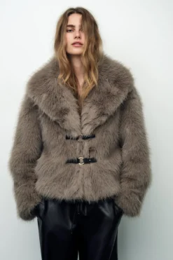 ZARA Sobretudos / Anoraques^CASACO CURTO COM EFEITO DE PELO SINTÉTICO Castanho / Toupeira