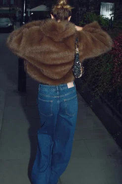 ZARA Sobretudos / Anoraques^CASACO CURTO COM EFEITO DE PELO Castanho