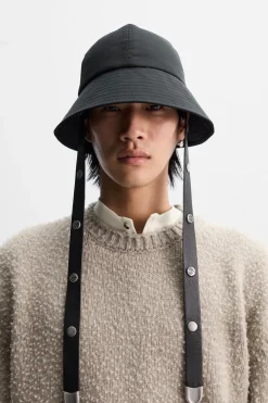 ZARA Acessórios^CHAPÉU BUCKET TÉCNICO X NANUSHKA Preto