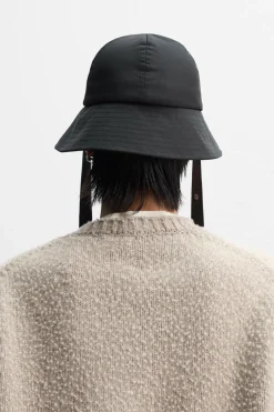 ZARA Acessórios^CHAPÉU BUCKET TÉCNICO X NANUSHKA Preto