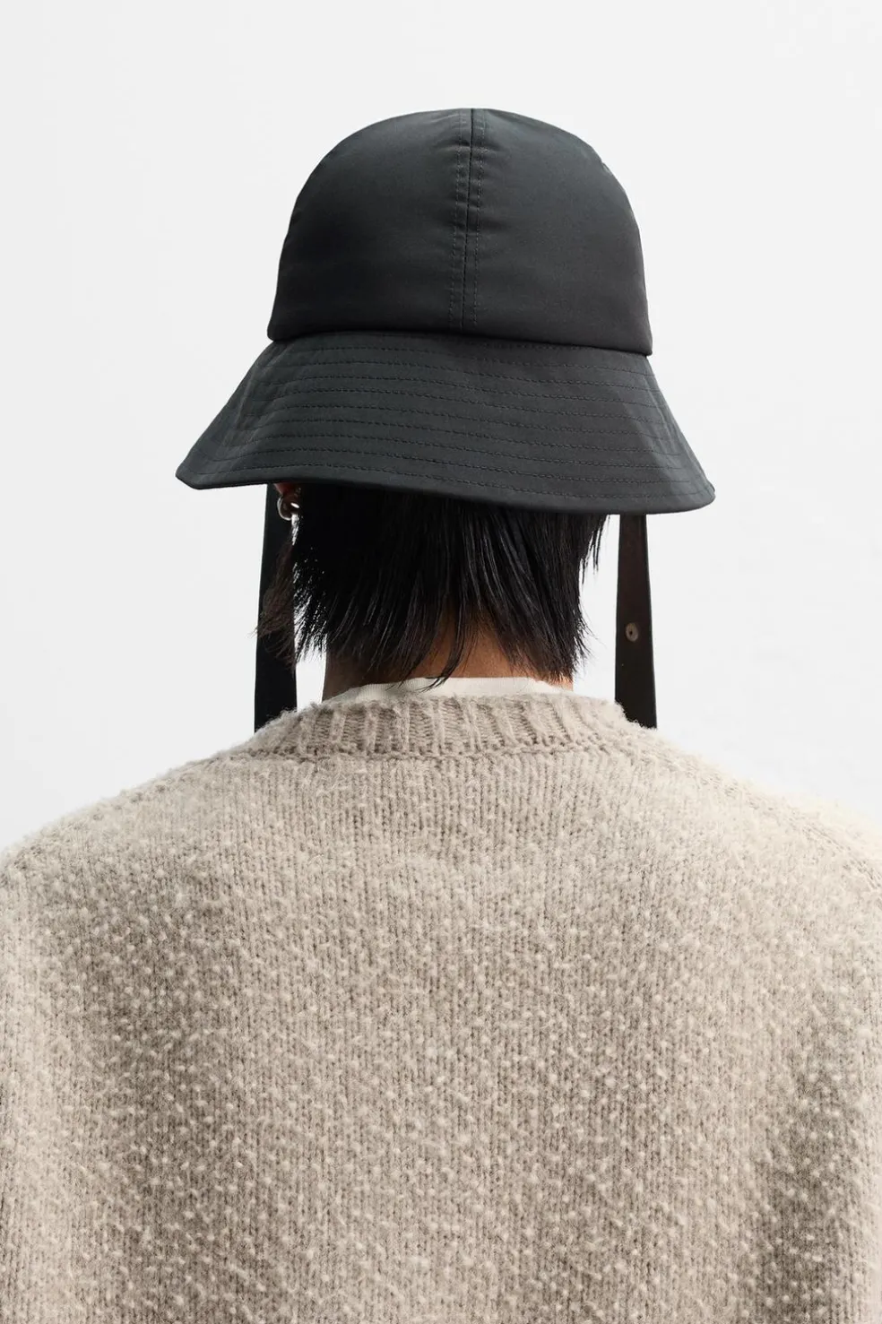 ZARA Acessórios^CHAPÉU BUCKET TÉCNICO X NANUSHKA Preto