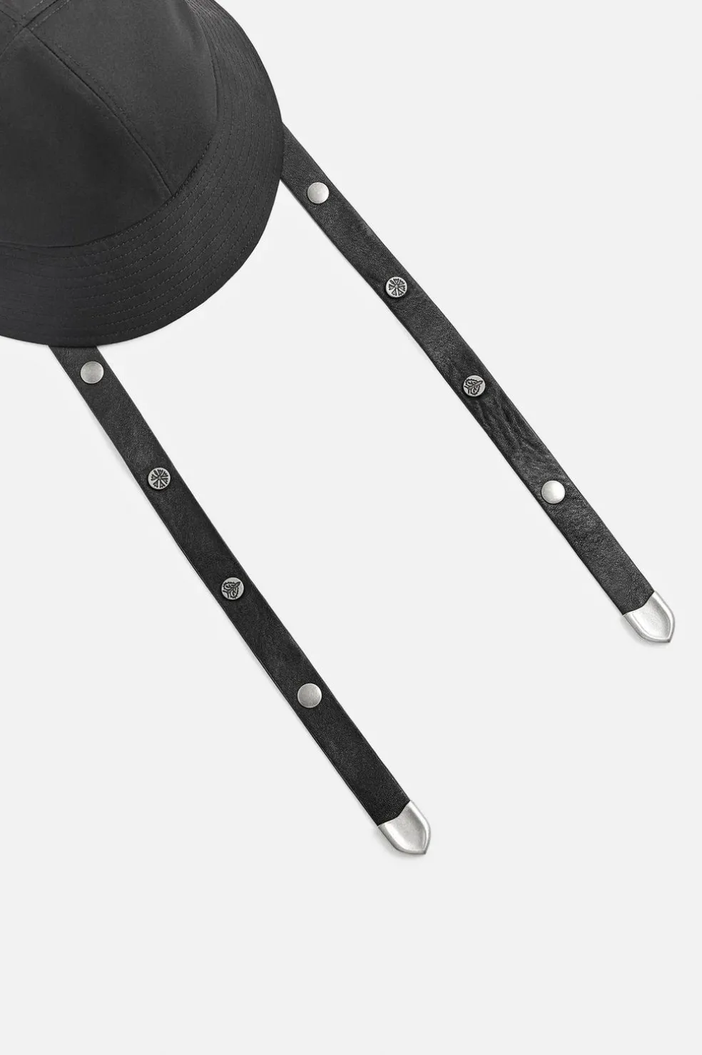 ZARA Acessórios^CHAPÉU BUCKET TÉCNICO X NANUSHKA Preto
