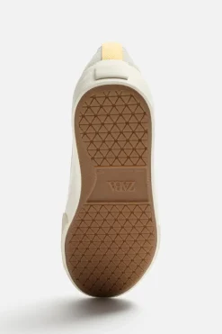 ZARA Desportivos|Sapatos^CHINELO DE TECIDO Caqui-claro