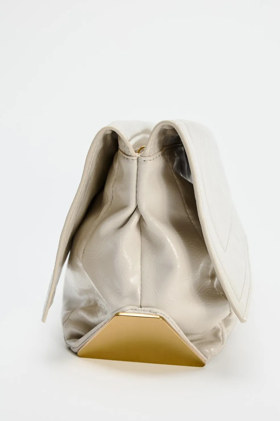 ZARA Malas^CLUTCH COM DETALHE METÁLICO Cru