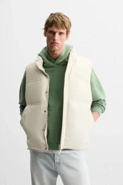 ZARA Vestuário De Inverno|Blusões^COLETE ACOLCHOADO EFEITO DE CAUCHO Branco-marfim