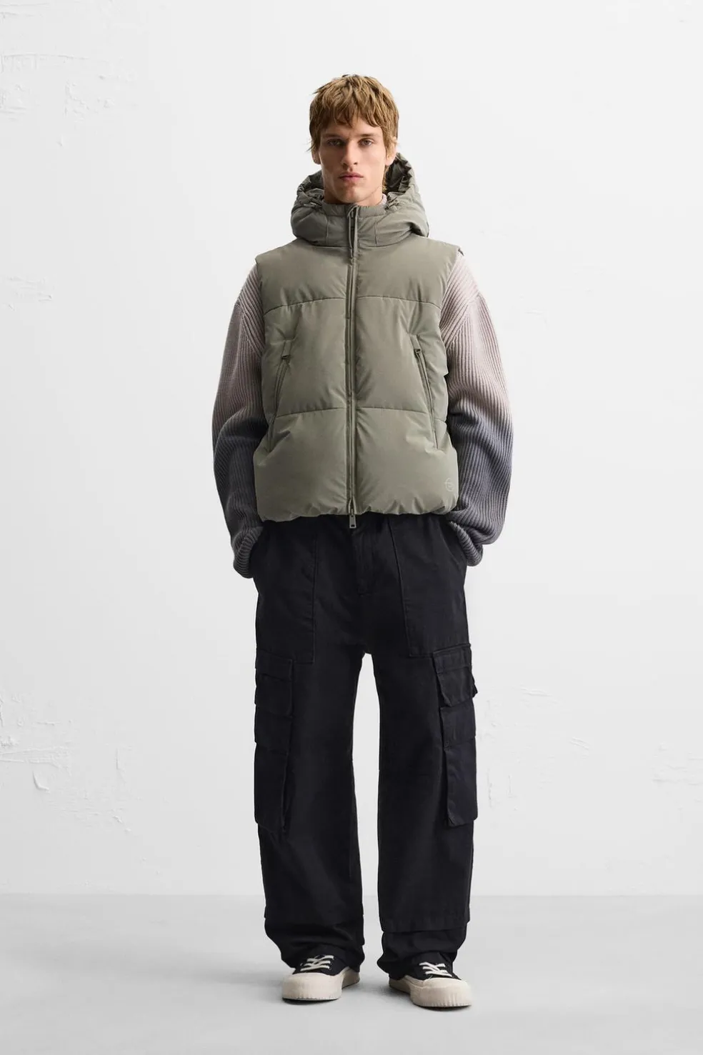 ZARA Blusões|Coletes^COLETE ACOLCHOADO EFEITO DE CAUCHO COM CAPUZ Verde