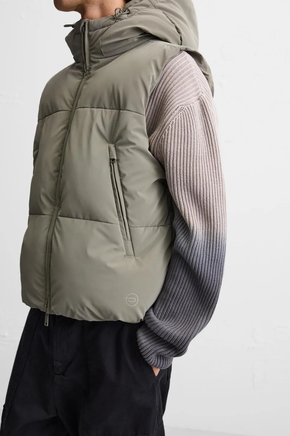 ZARA Blusões|Coletes^COLETE ACOLCHOADO EFEITO DE CAUCHO COM CAPUZ Verde