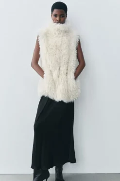 ZARA Sobretudos / Anoraques|Blusões^COLETE COM EFEITO DE PELO ZW COLLECTION Cru