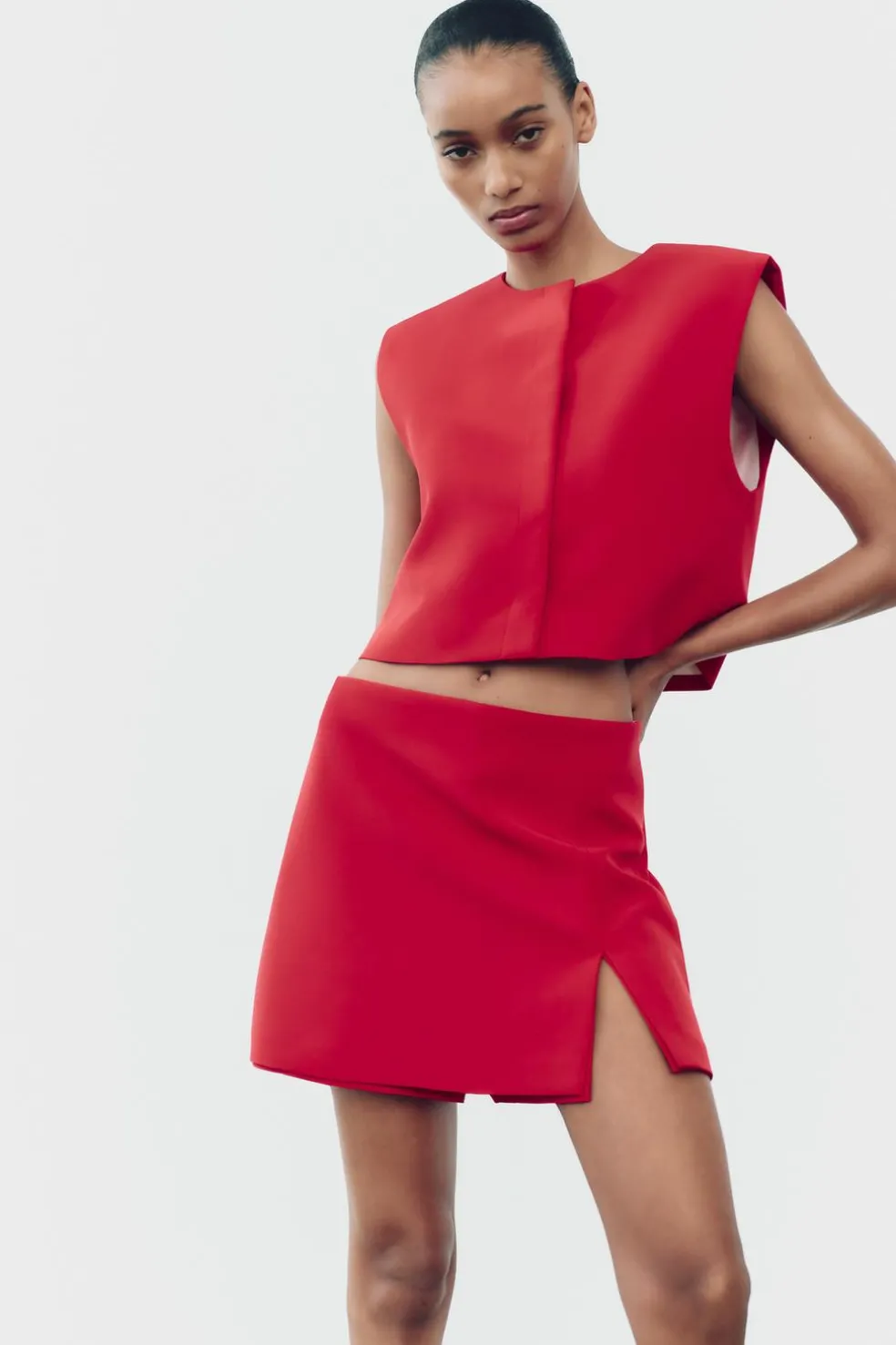 ZARA Blazers / Coletes^COLETE DECOTE REDONDO Vermelho