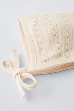CONJUNTO DE CARAPUÇO E BANDANA EM PONTO JACQUARD COM FLOREZINHAS-ZARA Shop