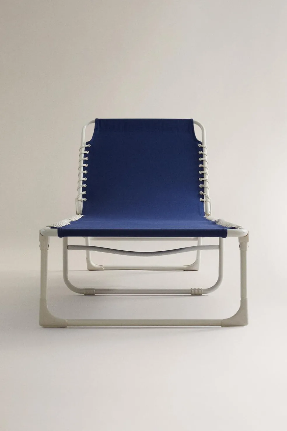 ZARA Móveis|Móveis^ESPREGUIÇADEIRA EXTERIOR DOBRÁVEL LONA Cru / Azul-marinho