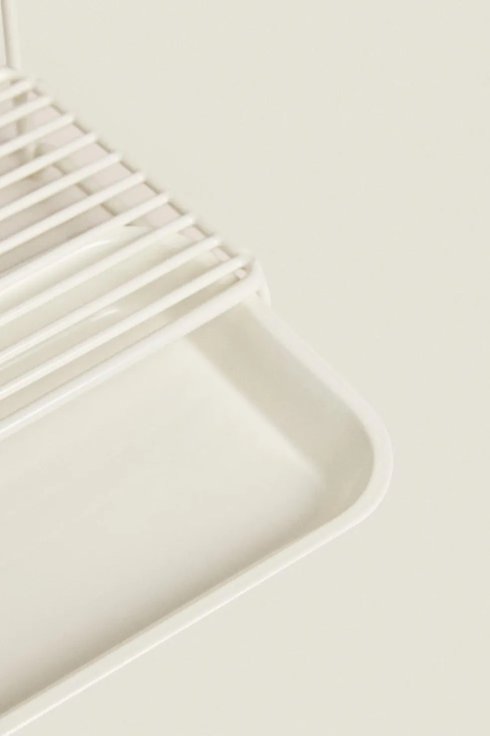 ZARA Lavandarias / Limpeza|Lavandarias / Limpeza^ESTRUTURA METÁLICA BRANCA Creme