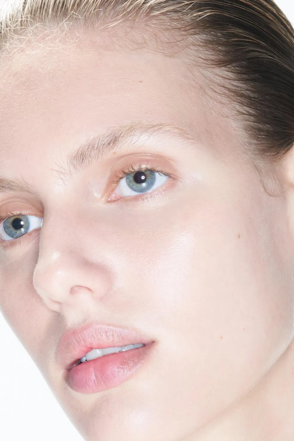 ZARA Beauty|Maquilhagem^HIDRATANTE ULTRA-LEVE SPF50 COM COR Light